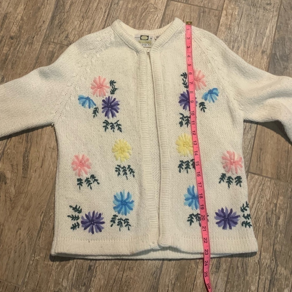 Women’s Ambassador cream colored cardigan with multi color floral embroidery - Picture 5 of 5